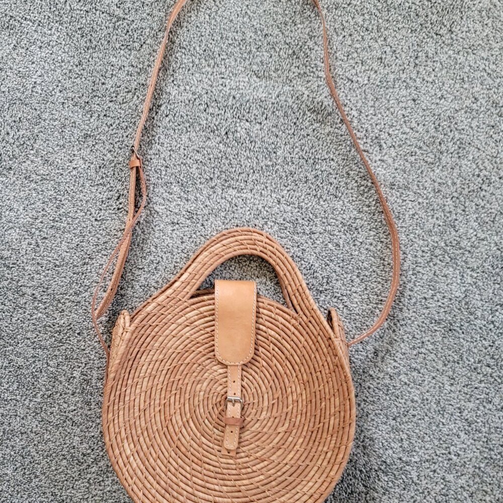 Unbranded Wicker Round Purse approx 11 " round